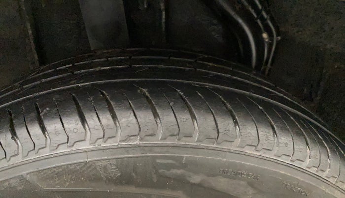 2021 Nissan MAGNITE XV PREMIUM DUAL TONE, Petrol, Manual, 25,867 km, Right Rear Tyre Tread