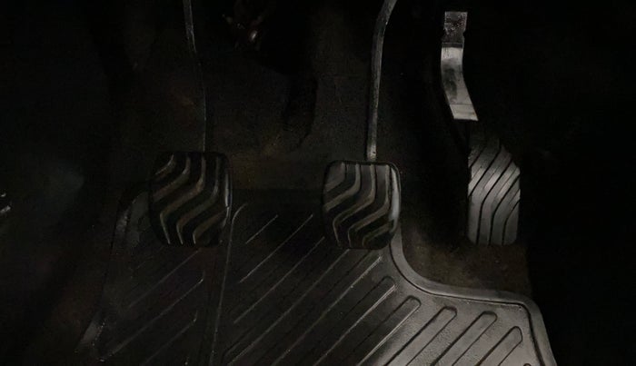 2021 Nissan MAGNITE XV PREMIUM DUAL TONE, Petrol, Manual, 25,867 km, Pedals