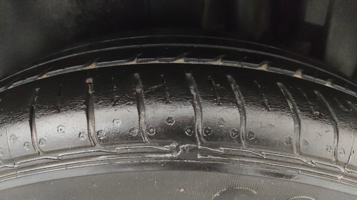 2017 Maruti Swift ZDI, Diesel, Manual, 85,357 km, Left Rear Tyre Tread