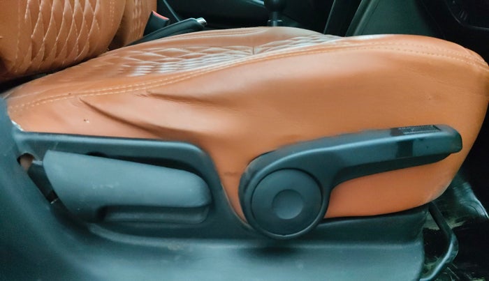 2017 Maruti Swift ZDI, Diesel, Manual, 85,357 km, Driver Side Adjustment Panel