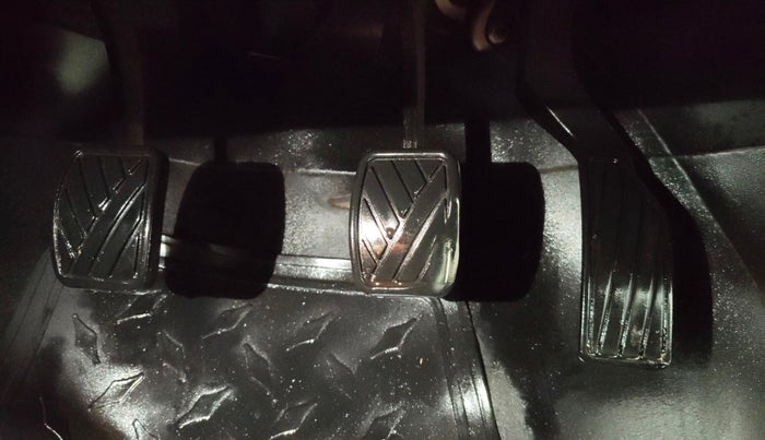 2017 Maruti Swift ZDI, Diesel, Manual, 85,357 km, Pedals