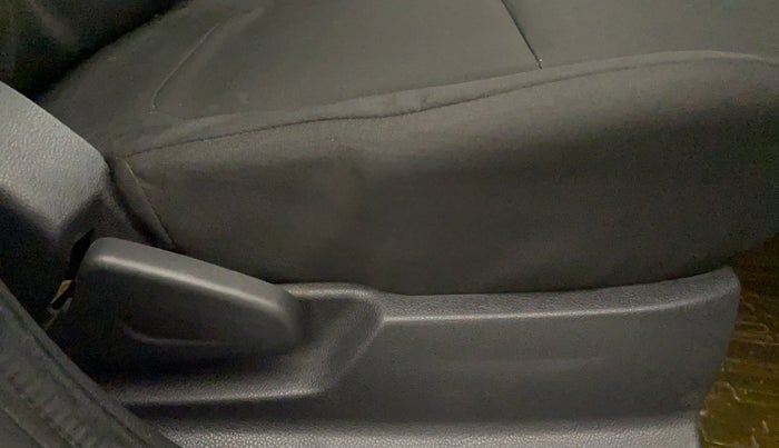2016 Renault Kwid RXT 0.8, Petrol, Manual, 14,661 km, Driver Side Adjustment Panel
