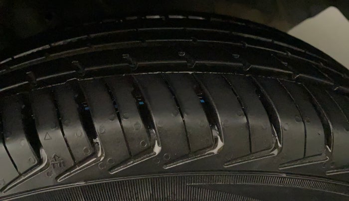 2016 Renault Kwid RXT 0.8, Petrol, Manual, 14,661 km, Left Rear Tyre Tread