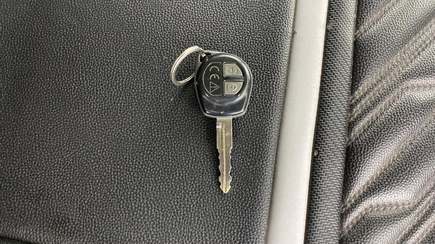 2022 Maruti Swift VXI, Petrol, Manual, 50,656 km, Key Close Up