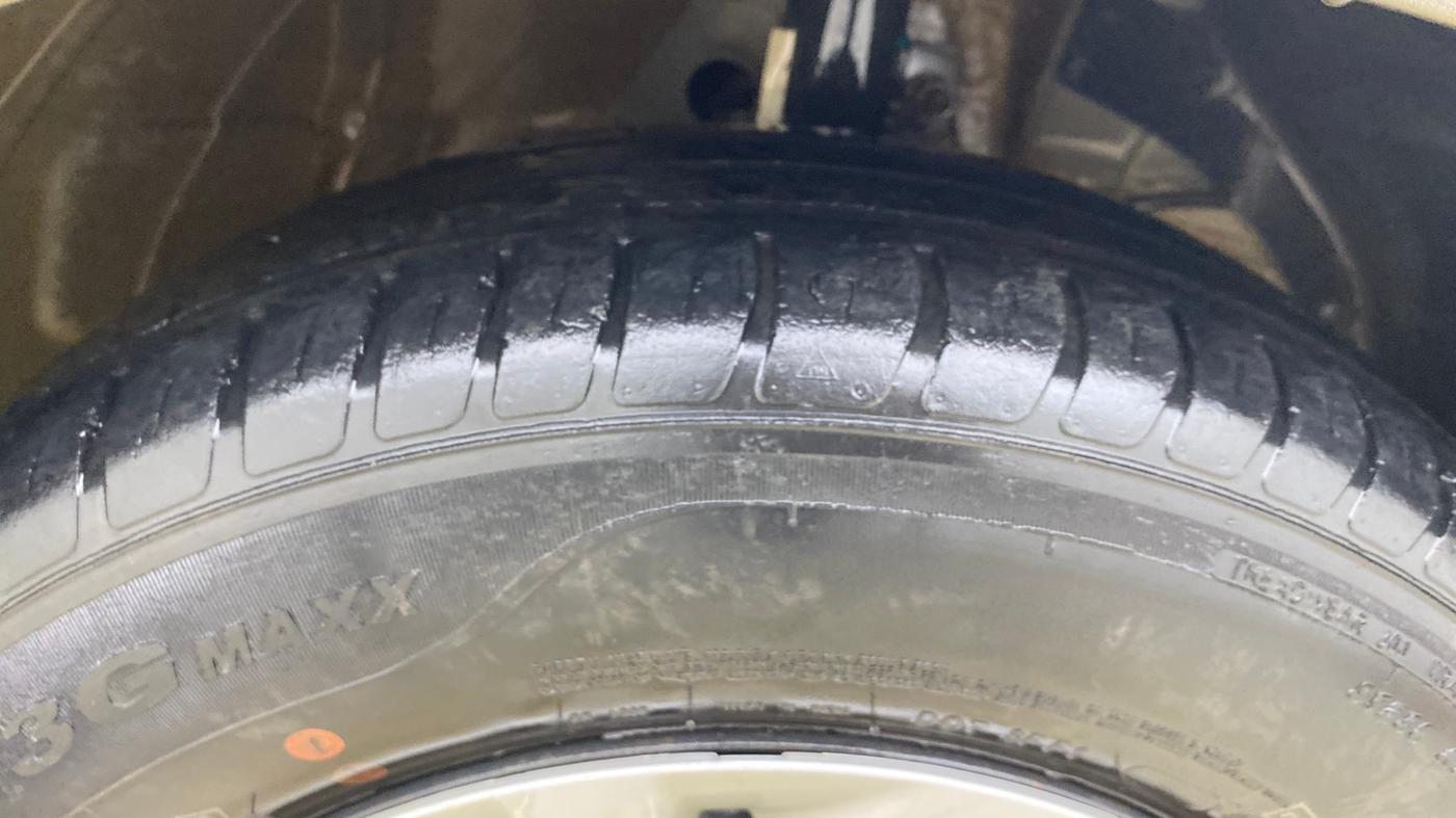 2022 Maruti Swift VXI, Petrol, Manual, 50,656 km, Right Front Tyre Tread