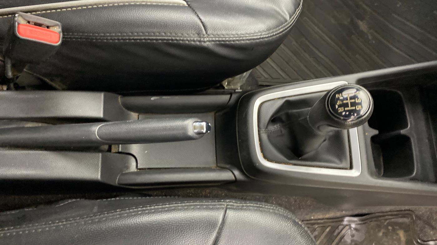 2022 Maruti Swift VXI, Petrol, Manual, 50,656 km, Gear Lever