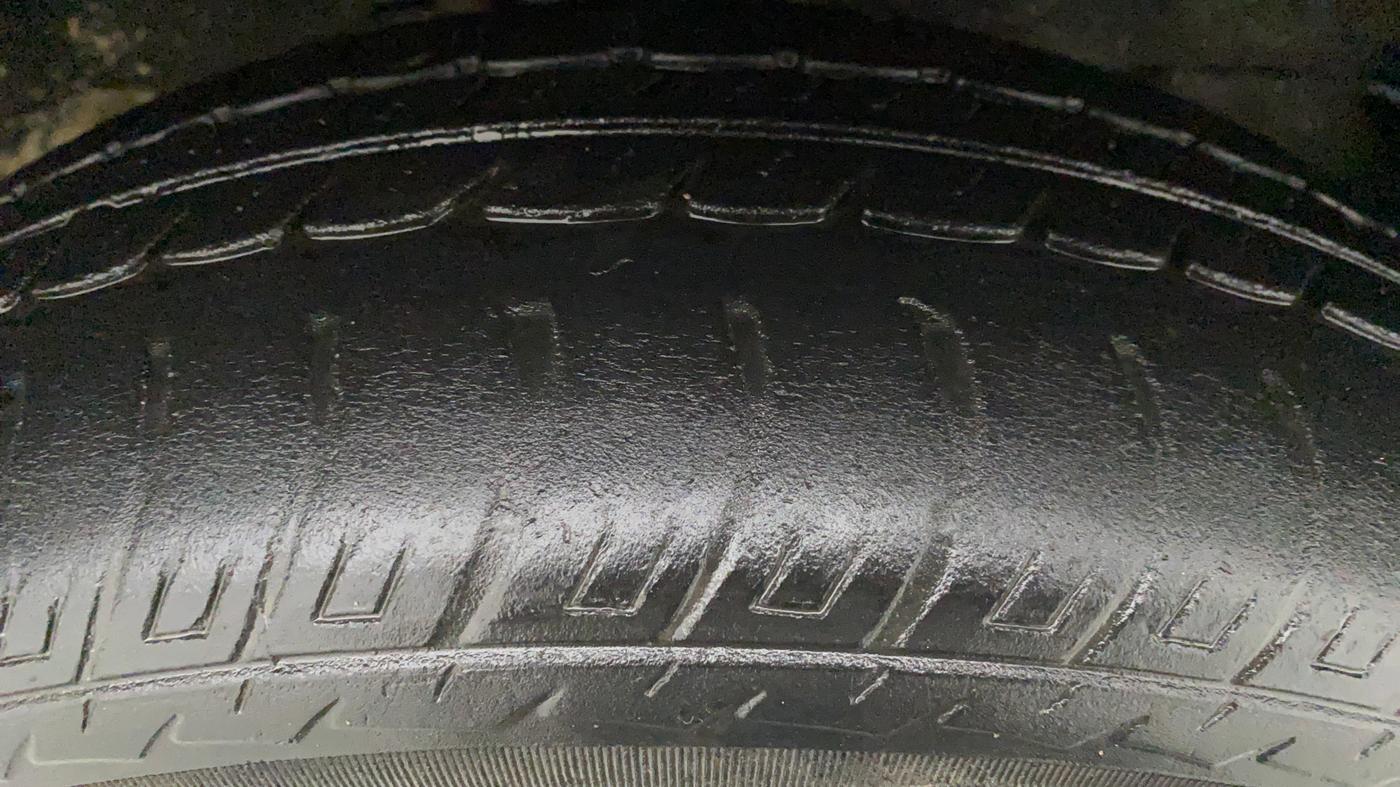 2015 Maruti Wagon R 1.0 VXI, Petrol, Manual, 21,598 km, Right Front Tyre Tread