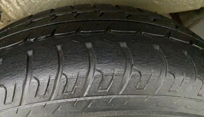 2015 Maruti Wagon R 1.0 VXI, Petrol, Manual, 21,598 km, Left Front Tyre Tread