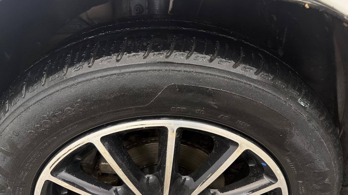 2021 Maruti Baleno DELTA PETROL 1.2, Petrol, Manual, 90,003 km, Left Front Tyre Tread