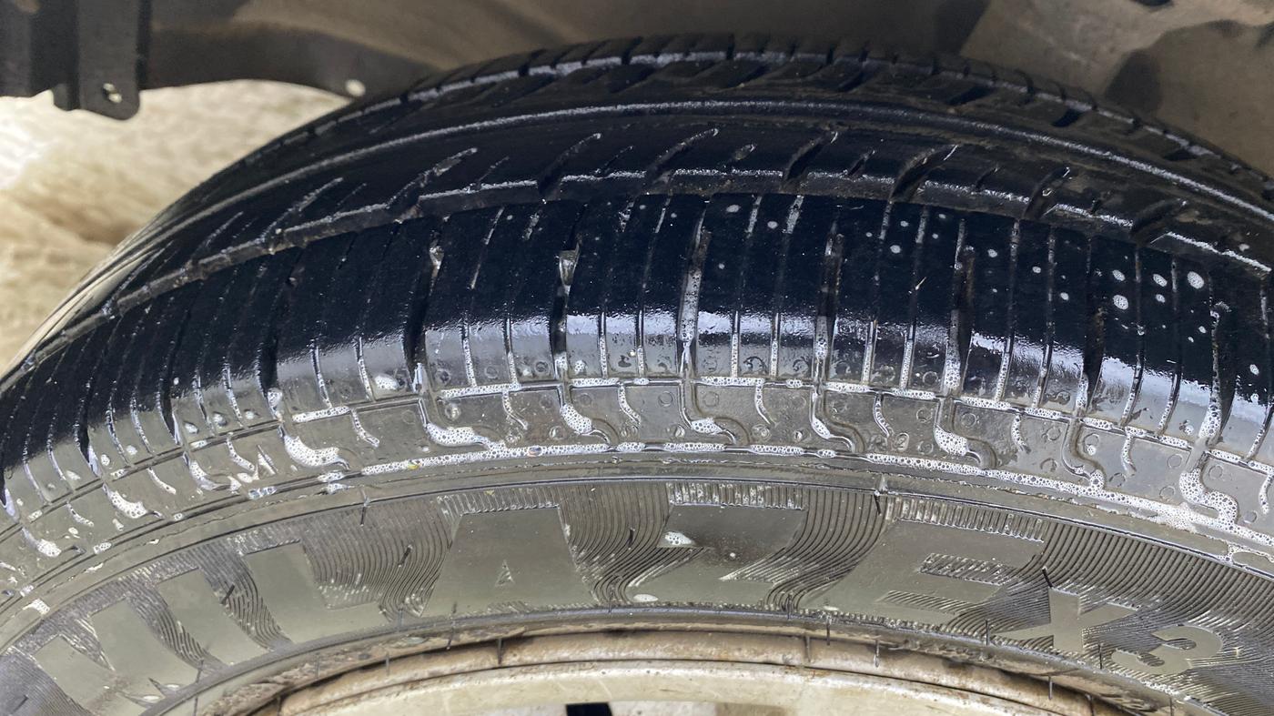 2017 Maruti Wagon R 1.0 LXI CNG, CNG, Manual, 51,600 km, Left Front Tyre Tread