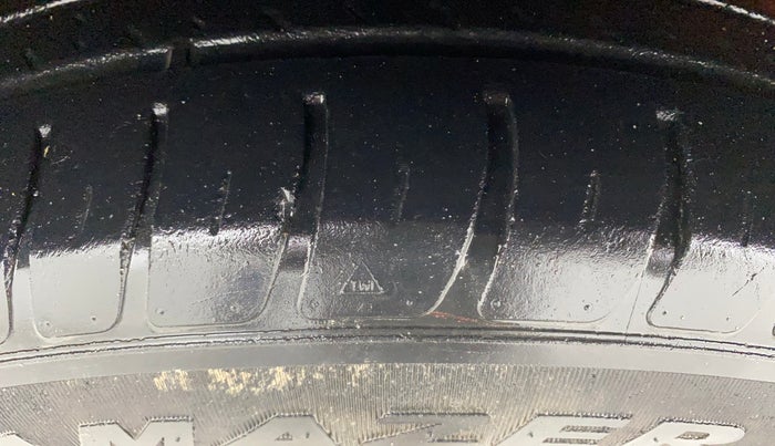 2021 Maruti Swift VXI AMT, Petrol, Automatic, 27,463 km, Left Front Tyre Tread