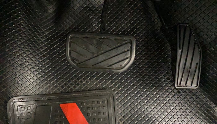 2021 Maruti Swift VXI AMT, Petrol, Automatic, 27,463 km, Pedals