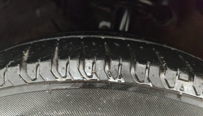2021 Maruti Ertiga VXI CNG, CNG, Manual, 49,839 km, Left Front Tyre Tread