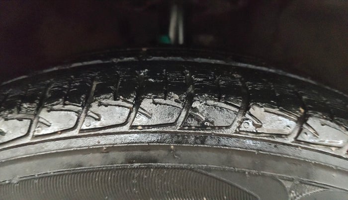 2021 Maruti Ertiga VXI CNG, CNG, Manual, 49,839 km, Right Front Tyre Tread