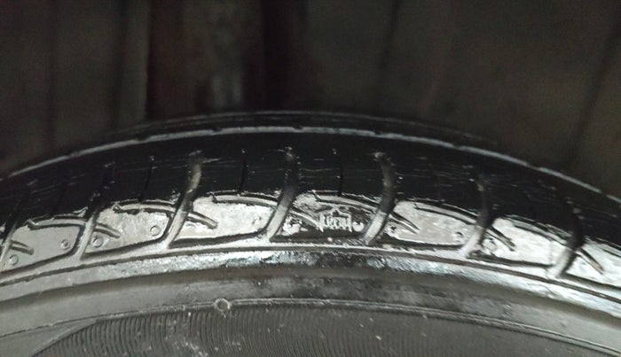 2021 Maruti Ertiga VXI CNG, CNG, Manual, 49,839 km, Right Rear Tyre Tread