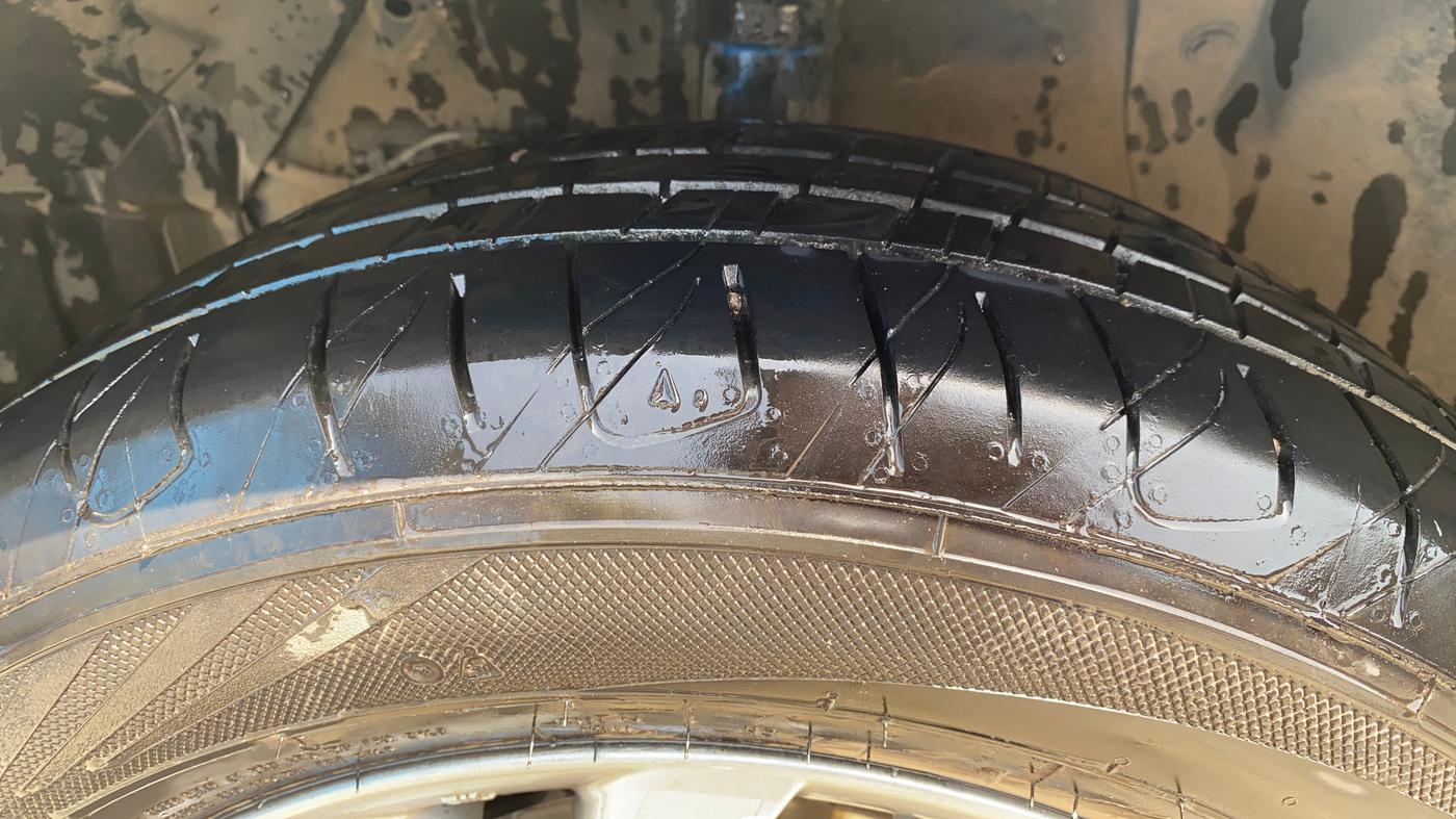2017 Maruti S Cross ZETA 1.3, Diesel, Manual, 1,04,105 km, Left Front Tyre Tread