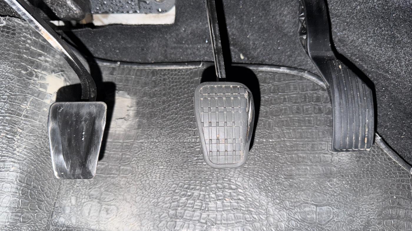2024 Tata PUNCH PURE MT CNG, CNG, Manual, 27,604 km, Pedals