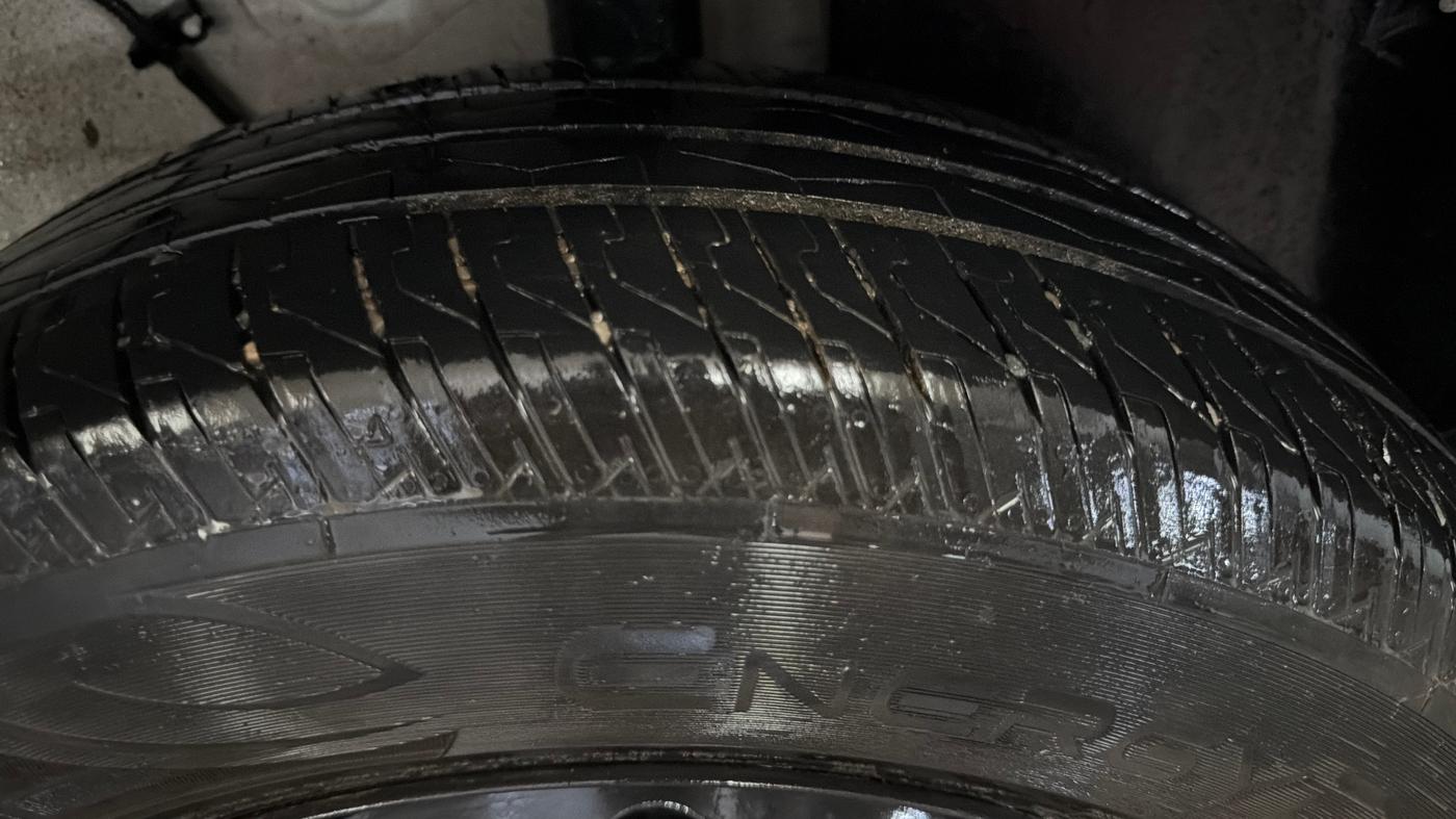 2024 Tata PUNCH PURE MT CNG, CNG, Manual, 27,604 km, Left Rear Tyre Tread