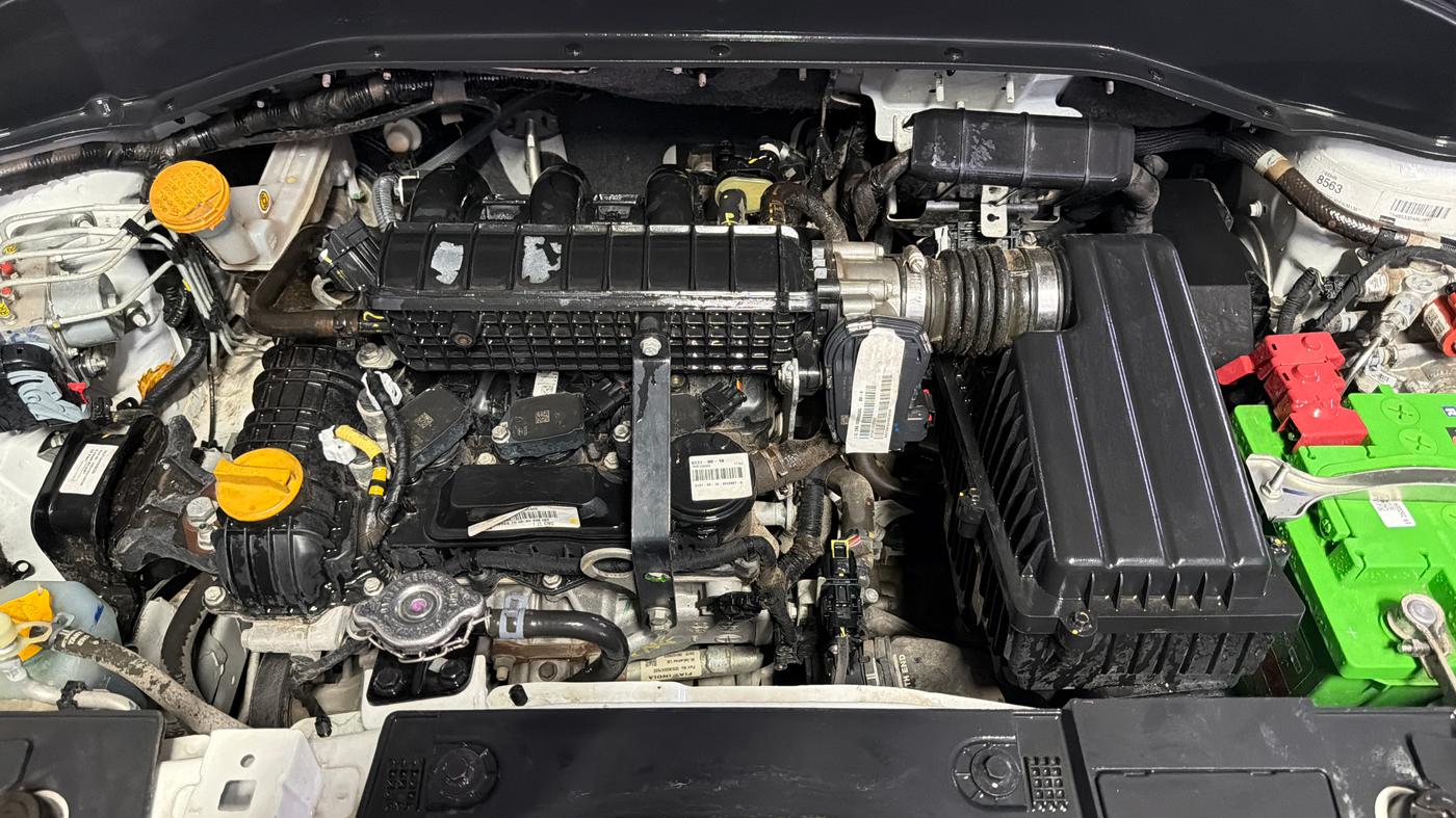 2024 Tata PUNCH PURE MT CNG, CNG, Manual, 27,604 km, Engine View