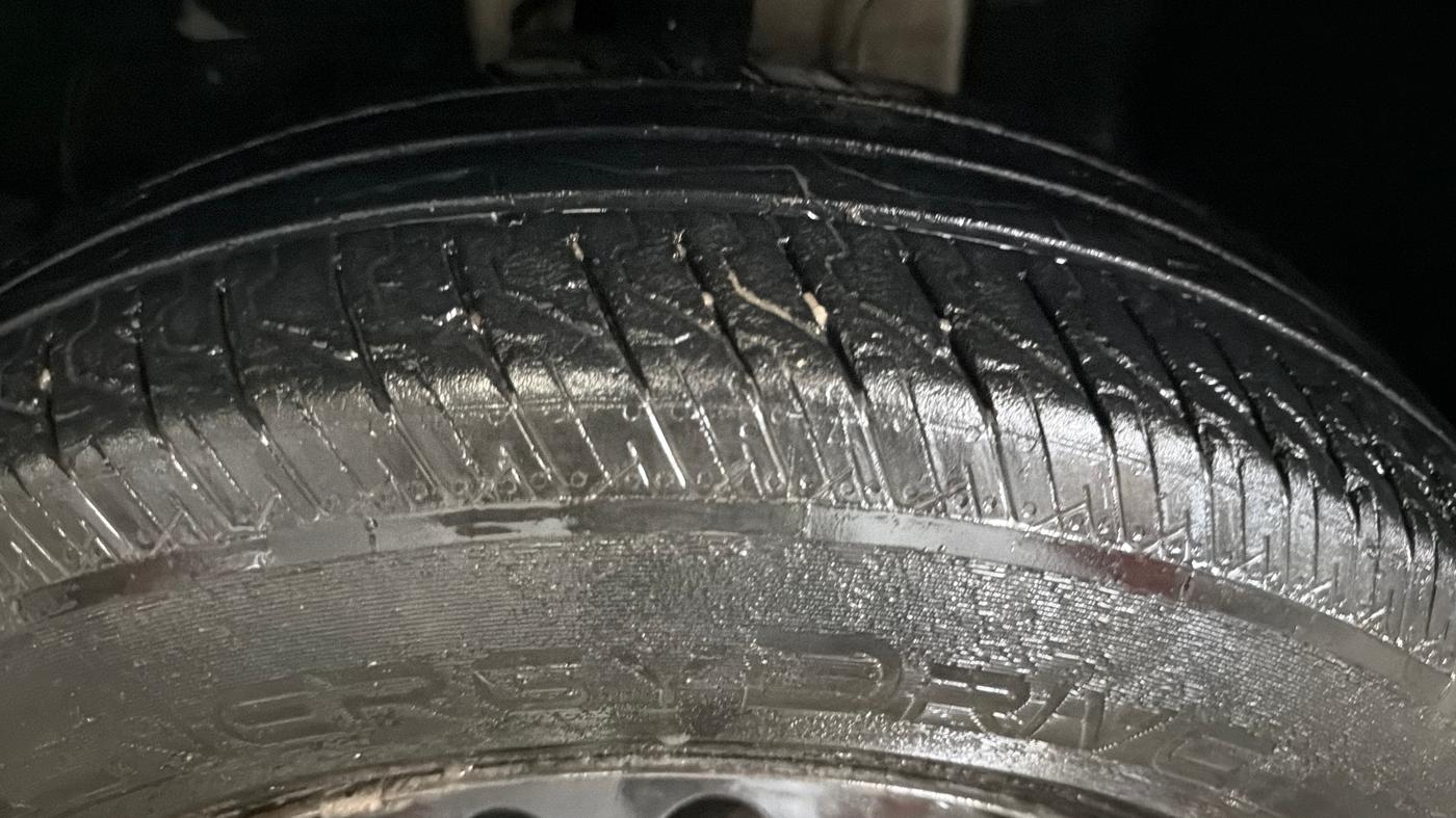 2024 Tata PUNCH PURE MT CNG, CNG, Manual, 27,604 km, Left Front Tyre Tread