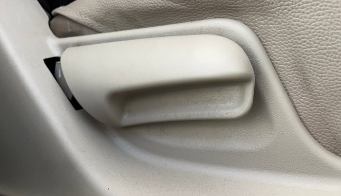 2017 Maruti Dzire VXI, Petrol, Manual, 1,09,943 km, Driver Side Adjustment Panel
