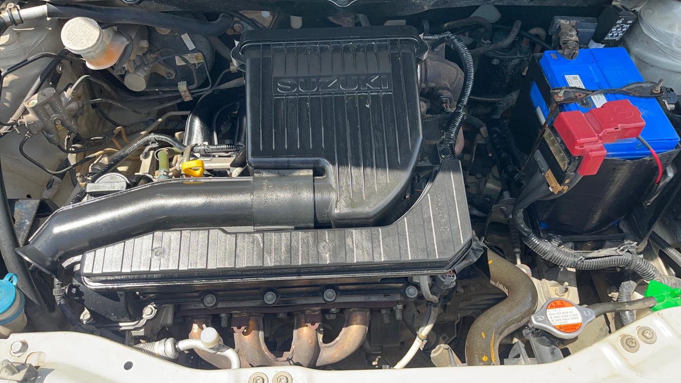 2017 Maruti Dzire VXI, Petrol, Manual, 1,09,972 km, Engine View