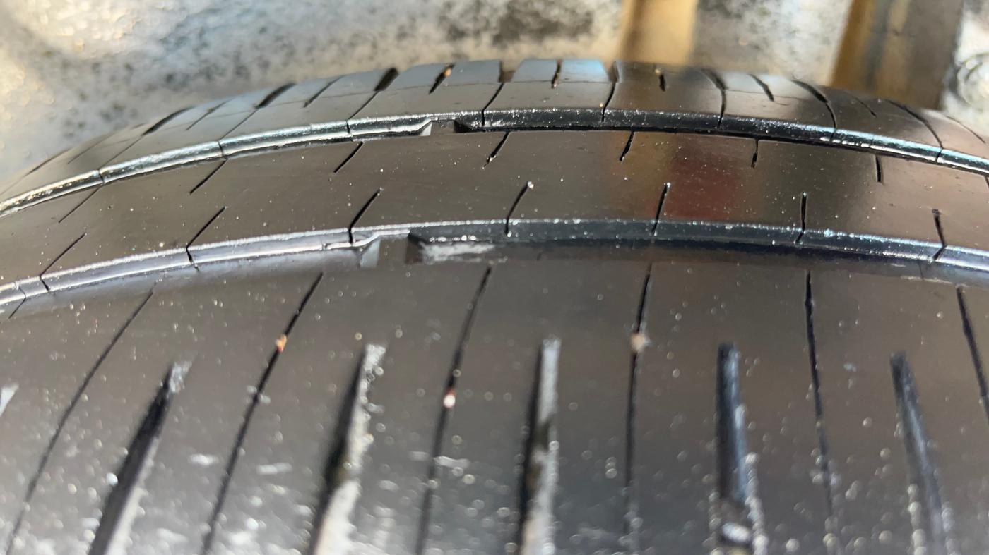 2017 Maruti Dzire VXI, Petrol, Manual, 1,09,972 km, Left Rear Tyre Tread