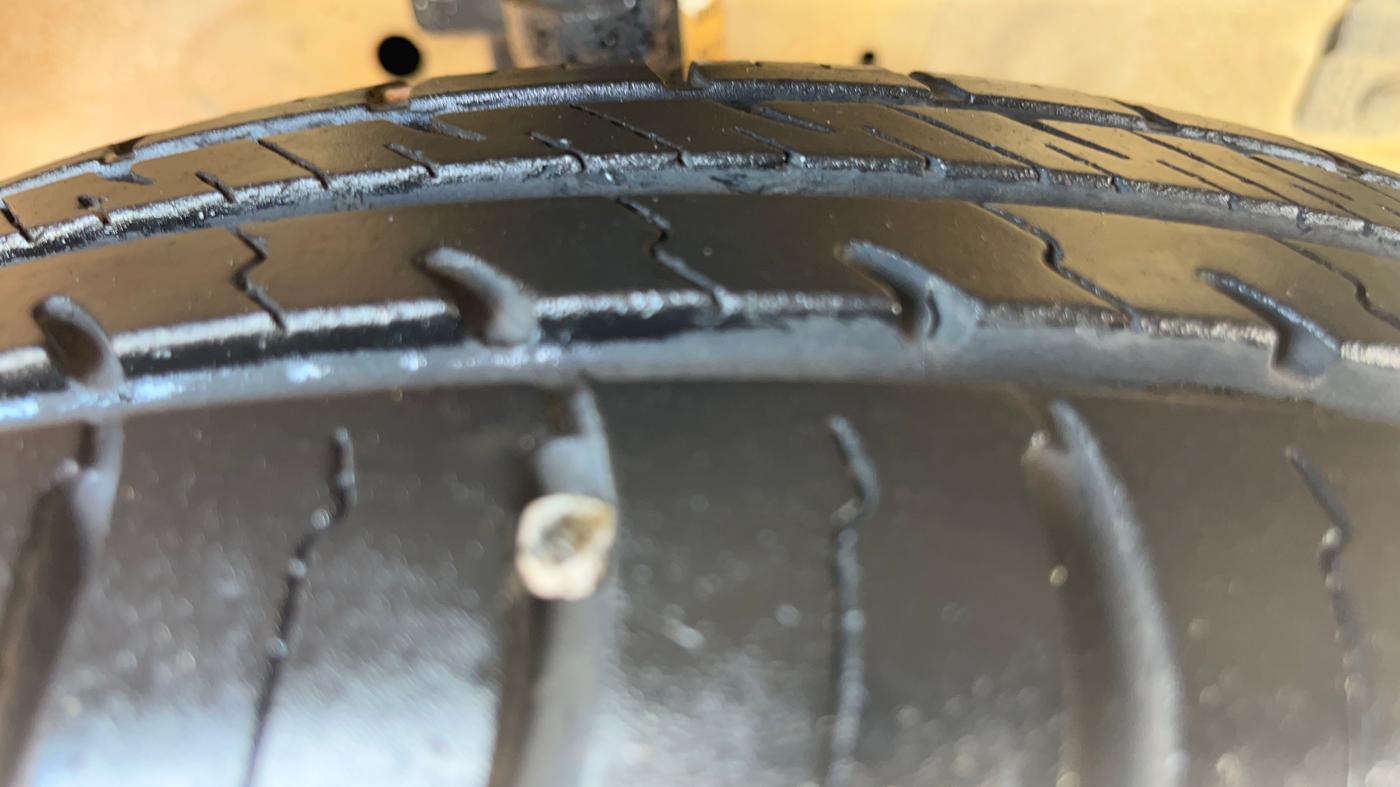 2017 Maruti Dzire VXI, Petrol, Manual, 1,09,972 km, Right Front Tyre Tread