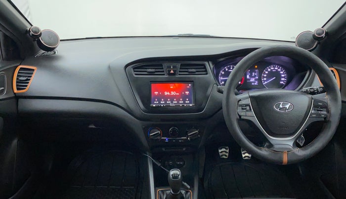 2015 Hyundai i20 Active 1.2 S, Petrol, Manual, 35,483 km, Dashboard View