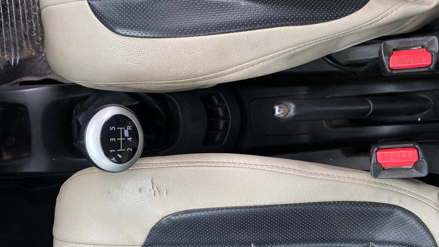 2017 Maruti Wagon R 1.0 VXI, CNG, Manual, 1,32,273 km, Gear Lever