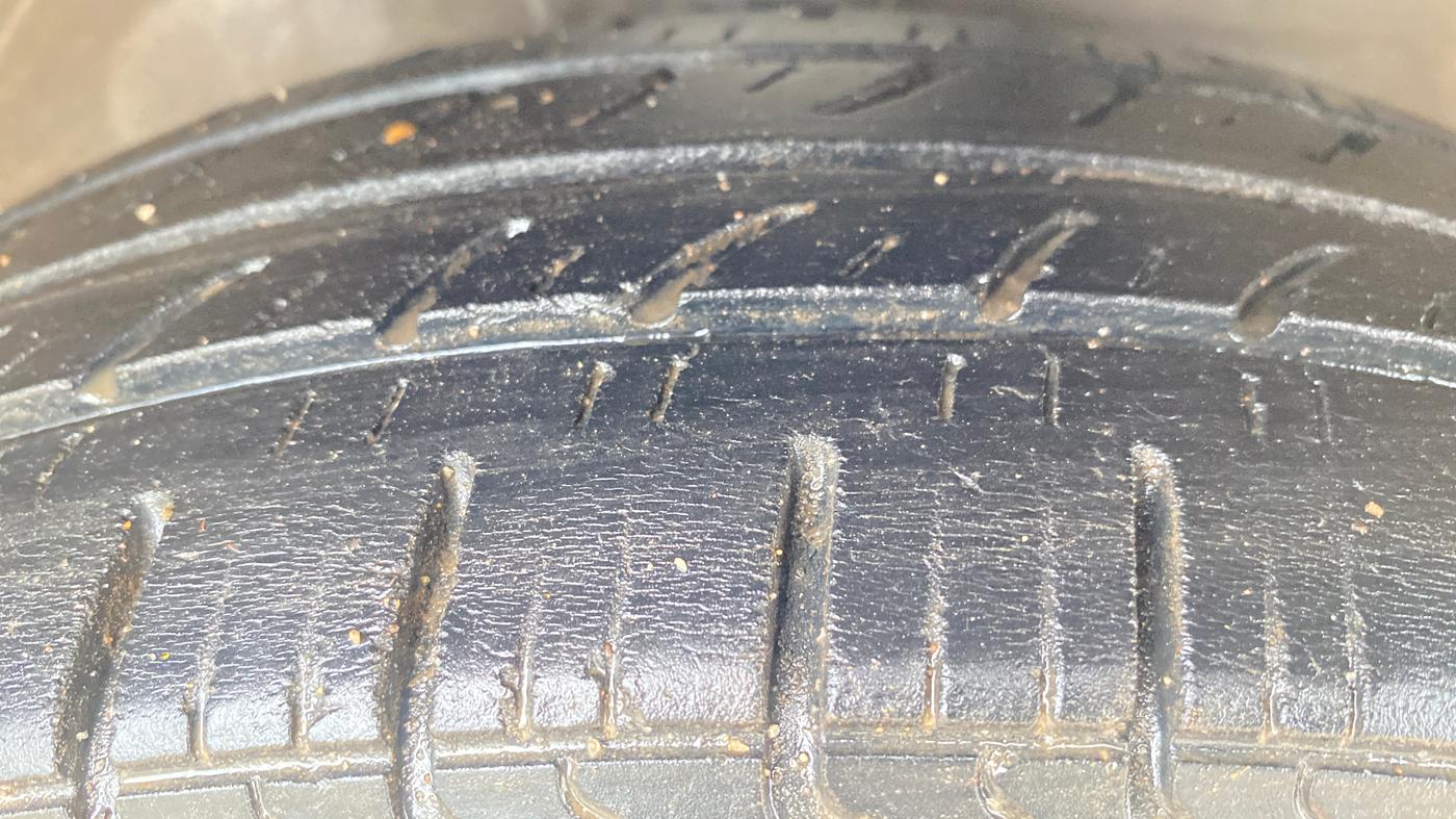 2017 Maruti Wagon R 1.0 VXI, CNG, Manual, 1,32,273 km, Right Front Tyre Tread