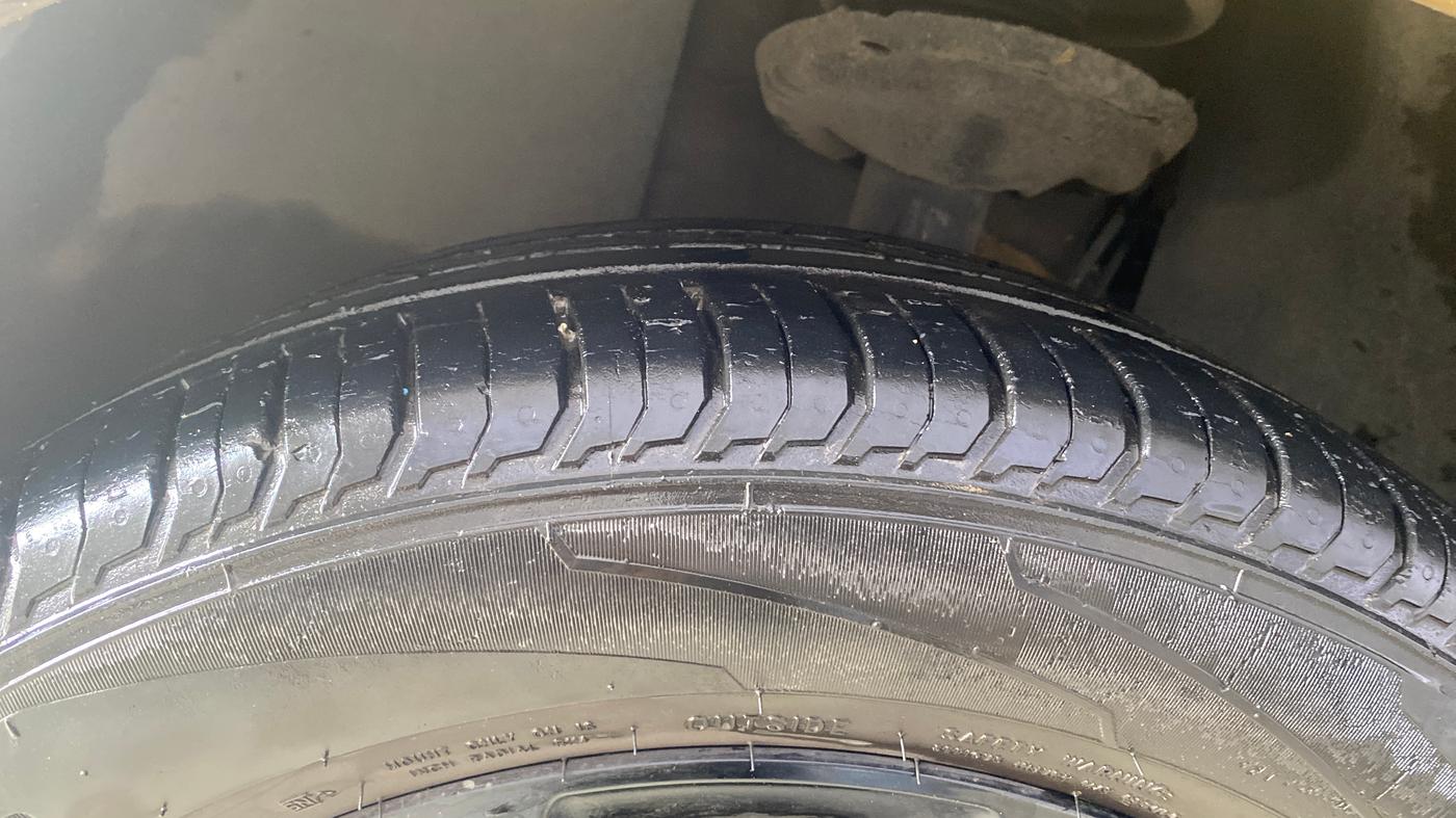 2022 Volkswagen VIRTUS GT PLUS TSI 1.5 EVO DSG, Petrol, Automatic, 31,116 km, Left Front Tyre Tread