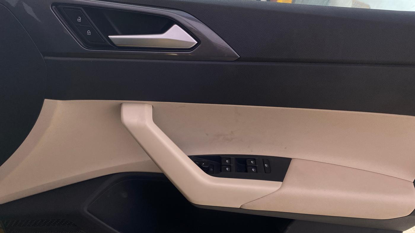 2022 Volkswagen VIRTUS GT PLUS TSI 1.5 EVO DSG, Petrol, Automatic, 31,116 km, Driver Side Door Panels Control