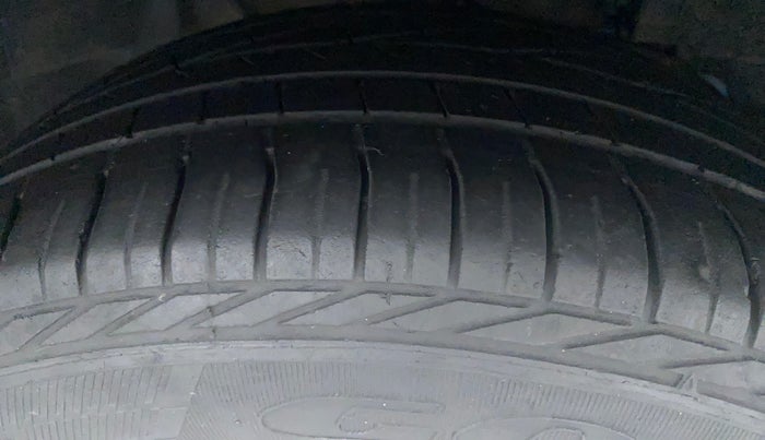 2020 Tata NEXON XZA PLUS (O) DIESEL DUAL TONE, Diesel, Automatic, 36,434 km, Right Front Tyre Tread