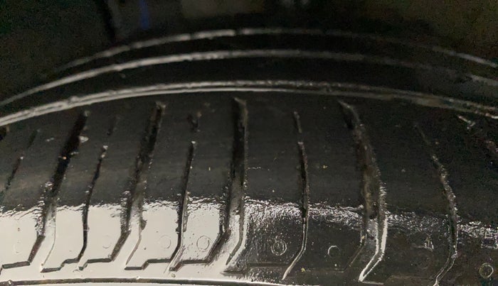 2020 Hyundai VENUE SX PLUS 1.0 TURBO DCT, Petrol, Automatic, 38,475 km, Left Front Tyre Tread