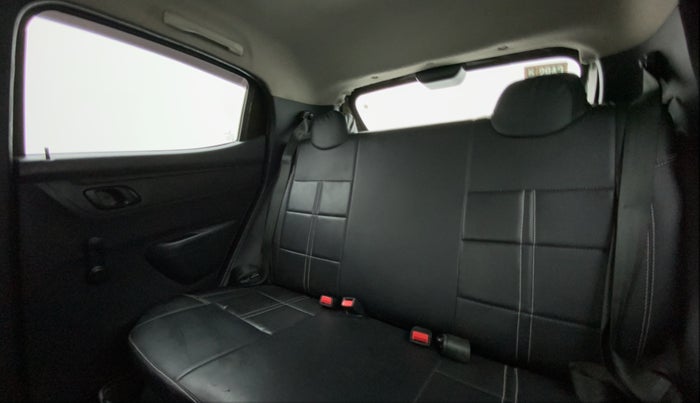 2016 Renault Kwid RXT 0.8 (O), Petrol, Manual, 53,219 km, Right Side Rear Door Cabin