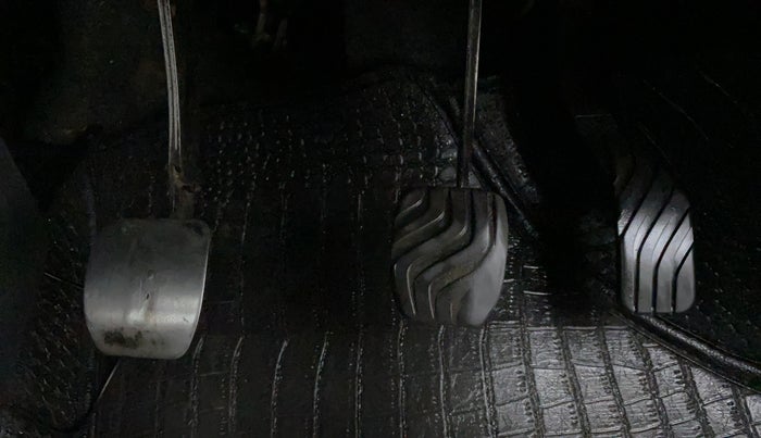 2016 Renault Kwid RXT 0.8 (O), Petrol, Manual, 53,219 km, Pedals