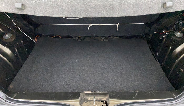 2016 Renault Kwid RXT 0.8 (O), Petrol, Manual, 53,219 km, Boot Inside