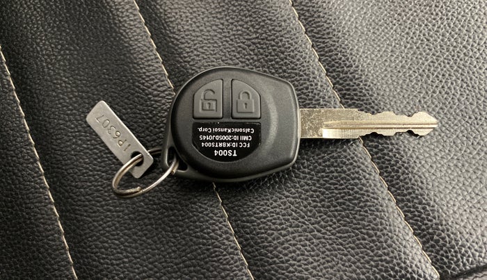 2014 Maruti Swift VXI, Petrol, Manual, 83,723 km, Key Close Up