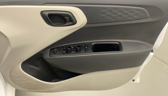 2021 Hyundai AURA S 1.2 CNG, CNG, Manual, 16,343 km, Driver Side Door Panels Control