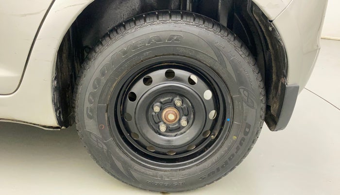 2011 Maruti Swift VXI, Petrol, Manual, 47,946 km, Left Rear Wheel