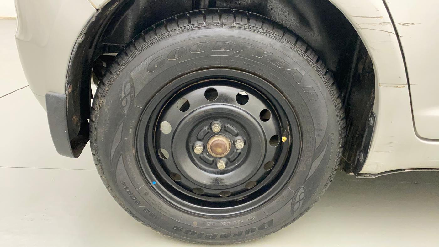 2011 Maruti Swift VXI, Petrol, Manual, 47,946 km, Right Rear Wheel