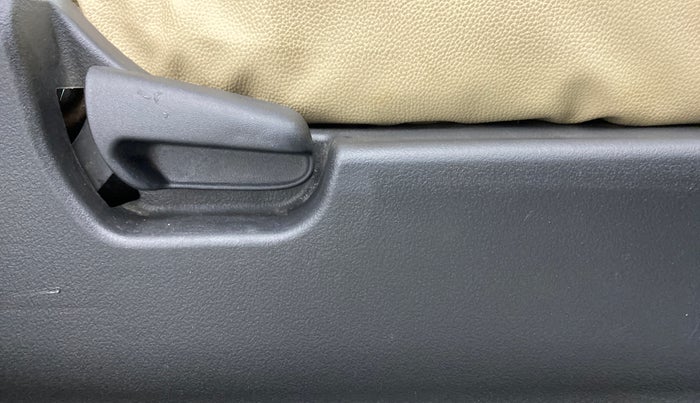2016 Maruti Wagon R 1.0 VXI, Petrol, Manual, 82,066 km, Driver Side Adjustment Panel