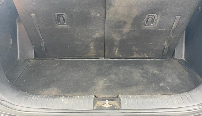 2022 KIA CARENS LUXURY PLUS 1.5 DIESEL AT 6 STR, Diesel, Automatic, 72,078 km, Boot Inside