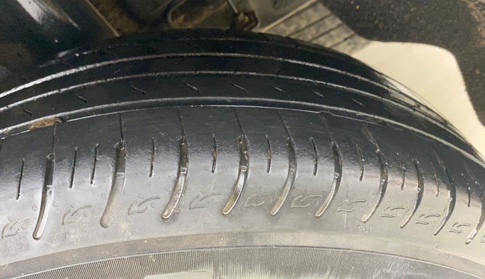 2022 KIA CARENS LUXURY PLUS 1.5 DIESEL AT 6 STR, Diesel, Automatic, 72,078 km, Left Rear Tyre Tread