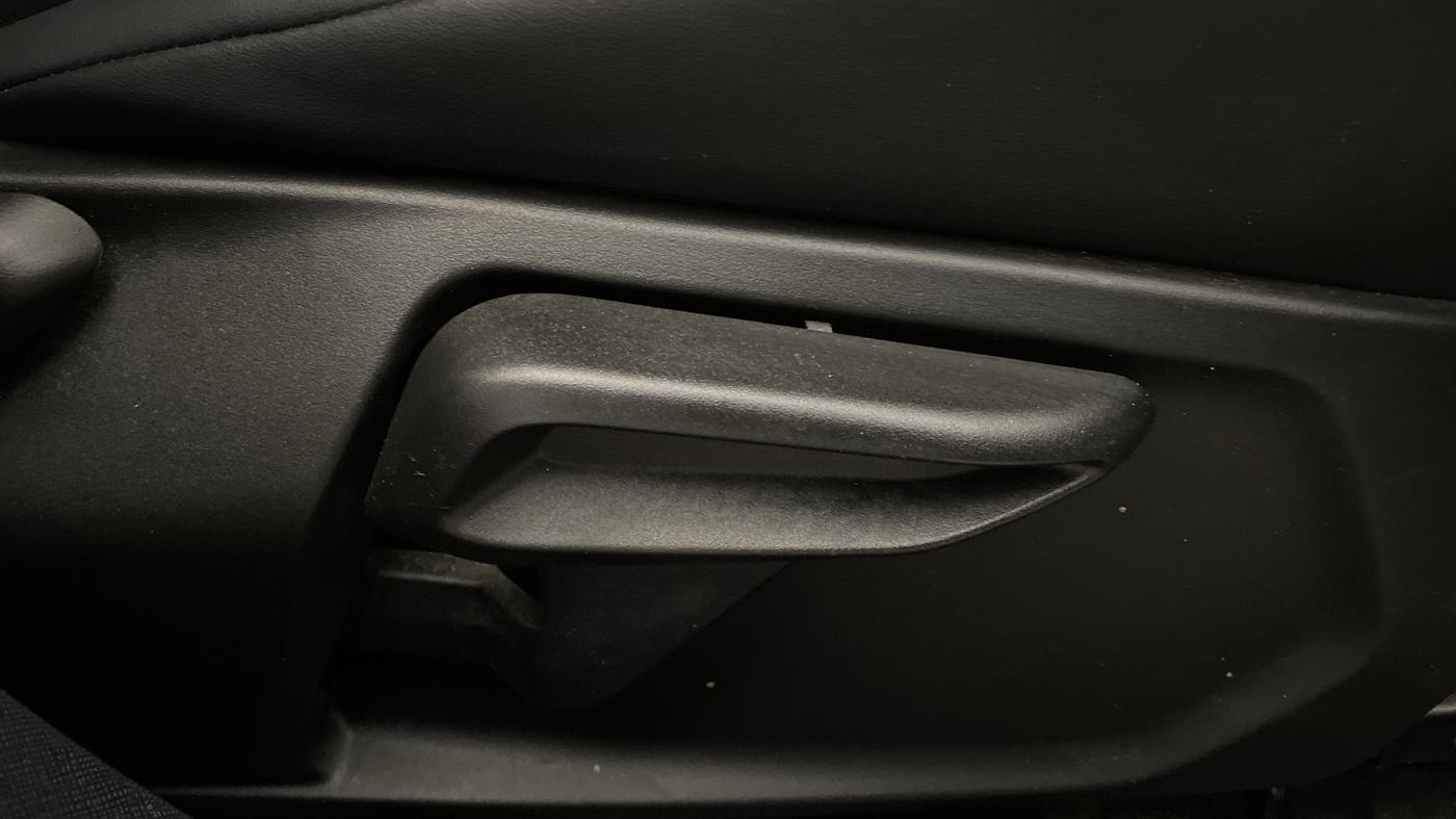 2021 Tata NEXON XZ PLUS (O) PETROL DARK EDITION, Petrol, Manual, 46,430 km, Driver Side Adjustment Panel