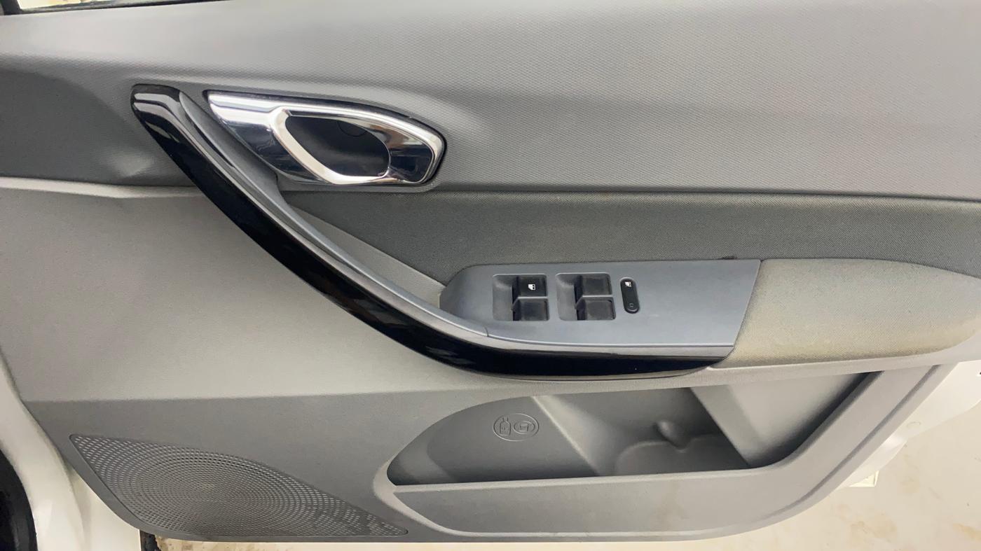 2020 Tata TIGOR XZA PLUS PETROL, Petrol, Automatic, 24,834 km, Driver Side Door Panels Control