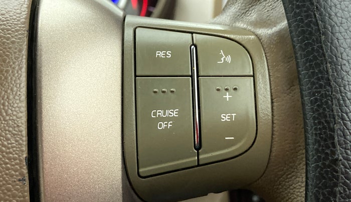 2013 Mahindra XUV500 W8 FWD, Diesel, Manual, 72,418 km, Adaptive Cruise Control