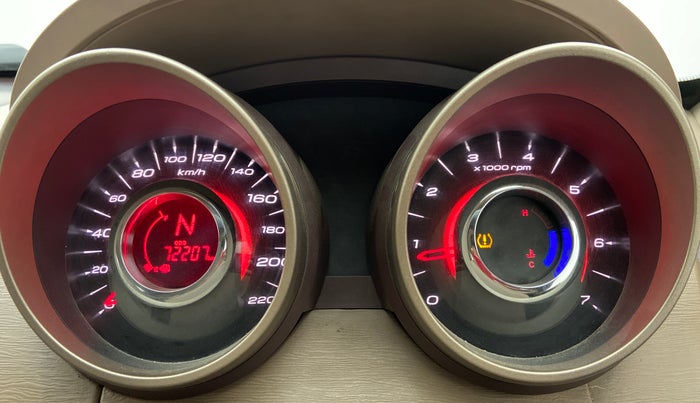 2013 Mahindra XUV500 W8 FWD, Diesel, Manual, 72,418 km, Odometer Image