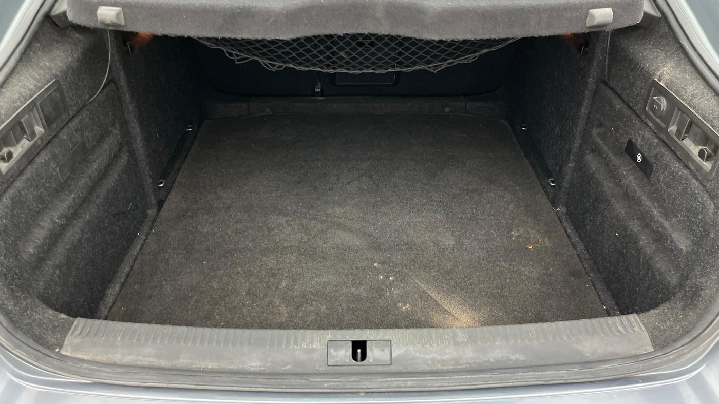 2016 Skoda Superb L&K 1.8 TSI AT, Petrol, Automatic, 1,19,809 km, Boot Inside